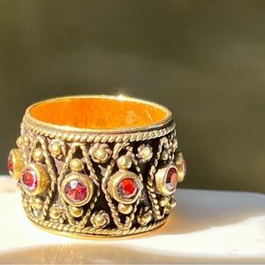 14k vintage Etruscan Revival garnet ring